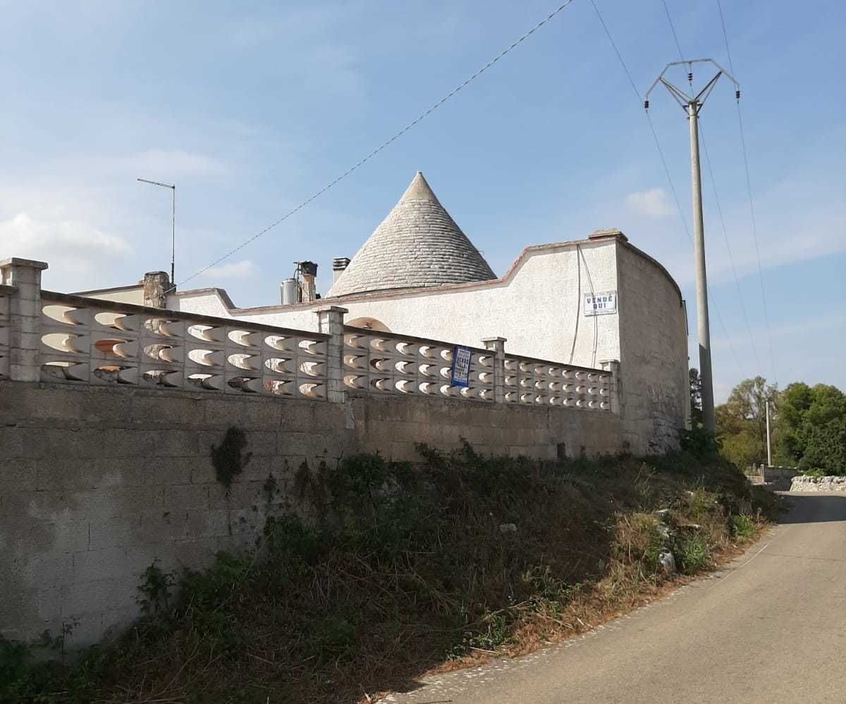 Trullo+ Fabbricato  150mq